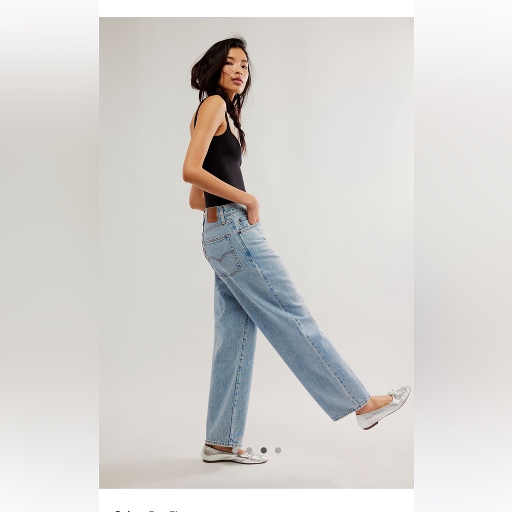Levi’s baggy dad light wash size 30